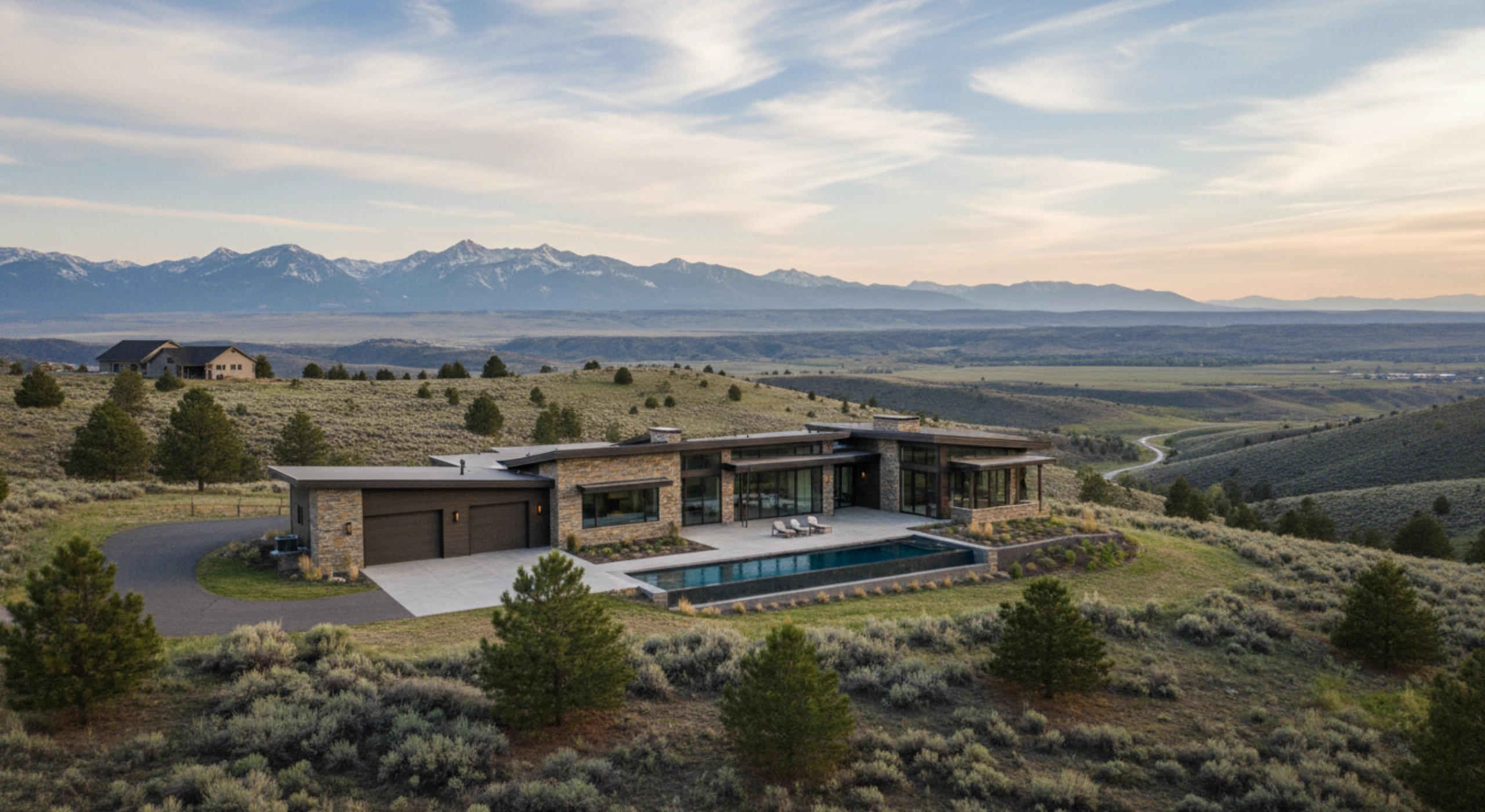 How Views, Privacy & Lot Size Affect Luxury Pricing